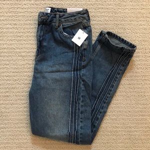 UO BDG High Waisted Tapered Leg MOM Jeans